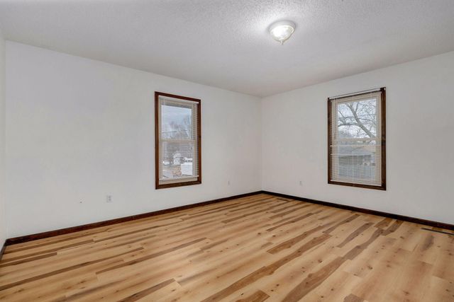 3839 N Stewart Avenue, Springfield, MO 65803