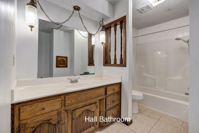 3839 N Stewart Avenue, Springfield, MO 65803