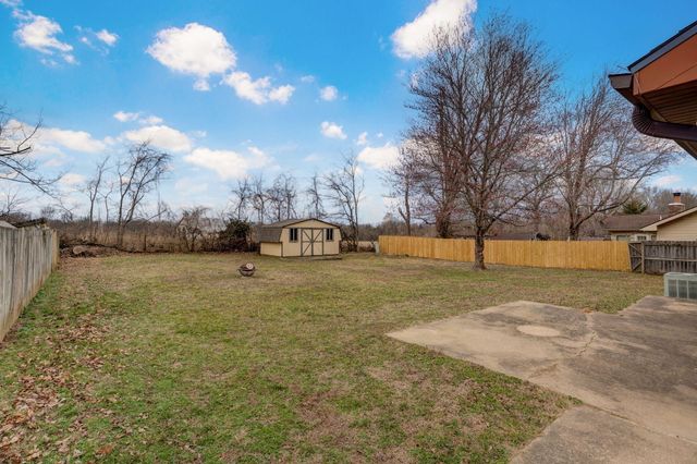 3839 N Stewart Avenue, Springfield, MO 65803