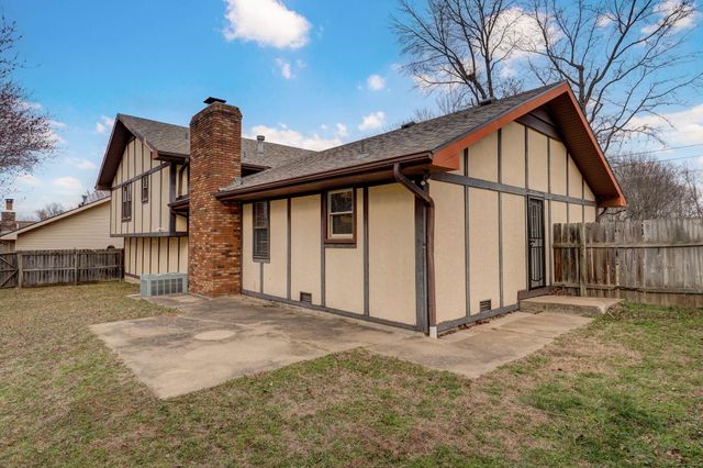 3839 N Stewart Avenue, Springfield, MO 65803