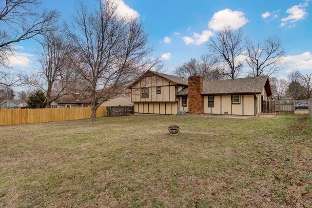 3839 N Stewart Avenue, Springfield, MO 65803