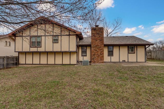 3839 N Stewart Avenue, Springfield, MO 65803