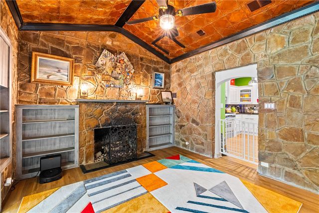 1401 Omohundro St, Rockport, TX 78382