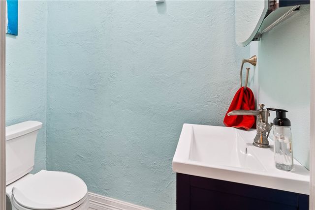 1401 Omohundro St, Rockport, TX 78382