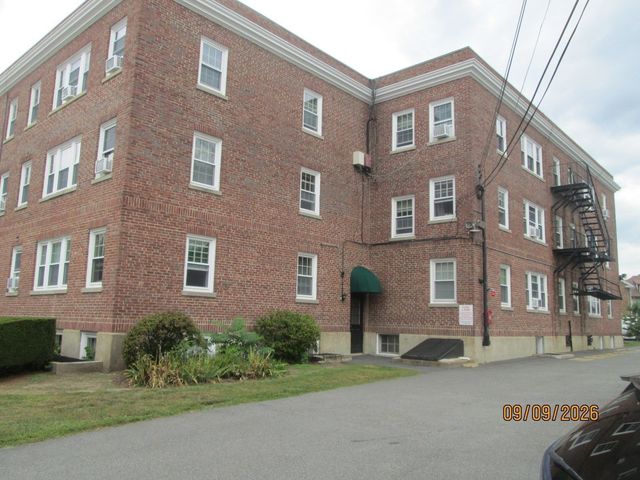 298 Main St. 12, Wakefield, MA 01880