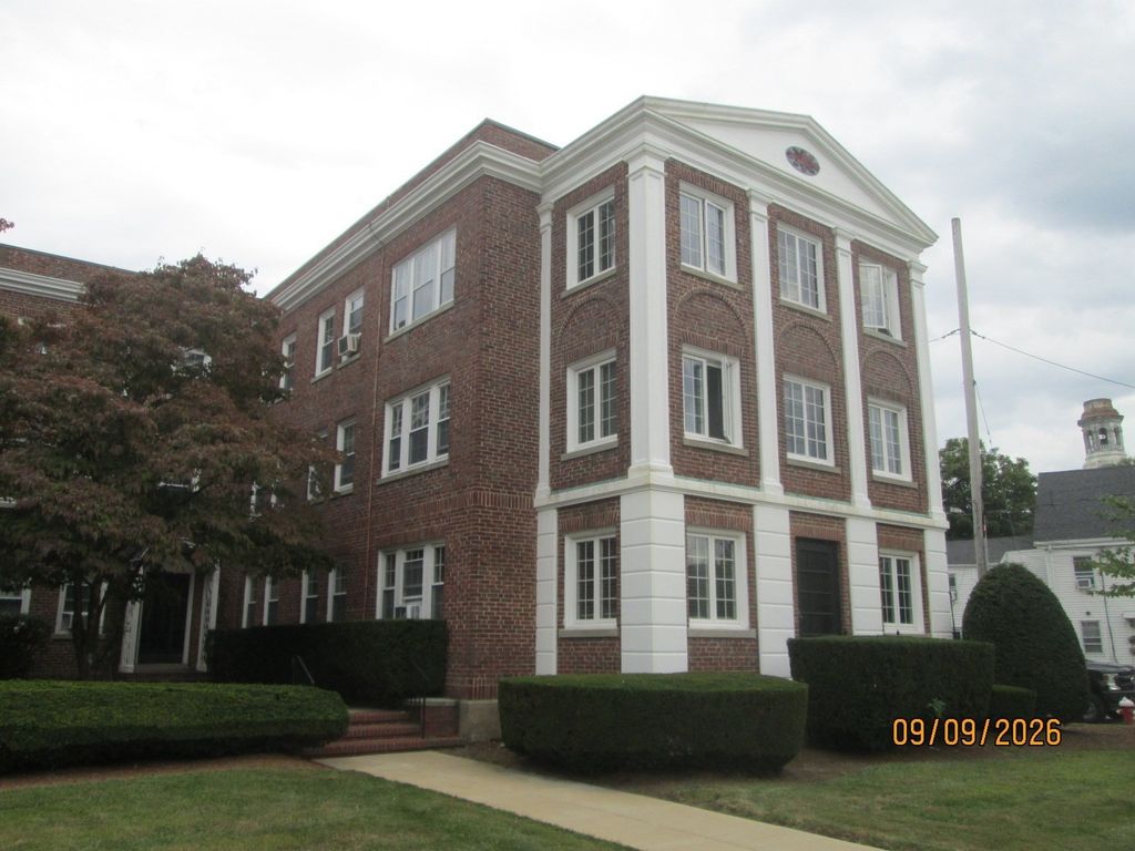 298 Main St. 12, Wakefield, MA 01880