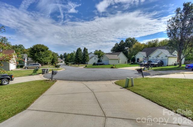 2485 Acadia Court, Kannapolis, NC 28083