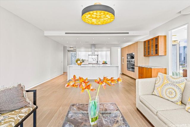 1118 Ala Moana Boulevard 1606, Honolulu, HI 96814