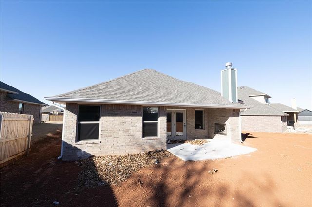 3104 Warwick Way, Moore, OK 73160