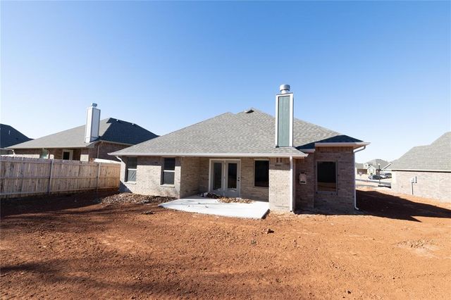 3104 Warwick Way, Moore, OK 73160