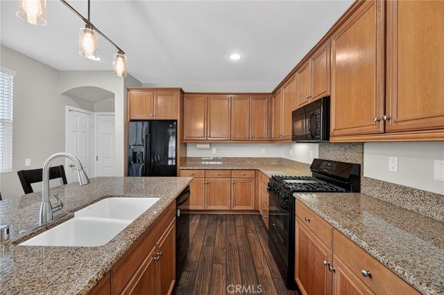 35715 Plume Ln, Murrieta, CA 92562