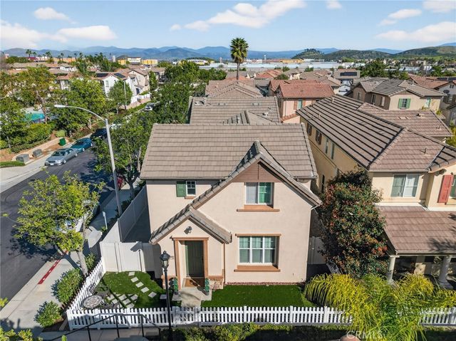 35715 Plume Ln, Murrieta, CA 92562