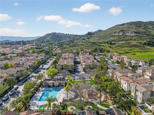 35715 Plume Ln, Murrieta, CA 92562