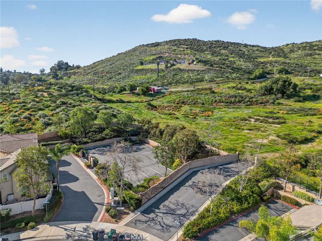 35715 Plume Ln, Murrieta, CA 92562