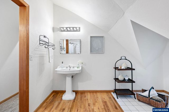 7210 NW Grandview Dr, Corvallis, OR 97034