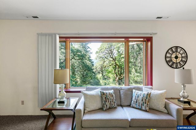 7210 NW Grandview Dr, Corvallis, OR 97034