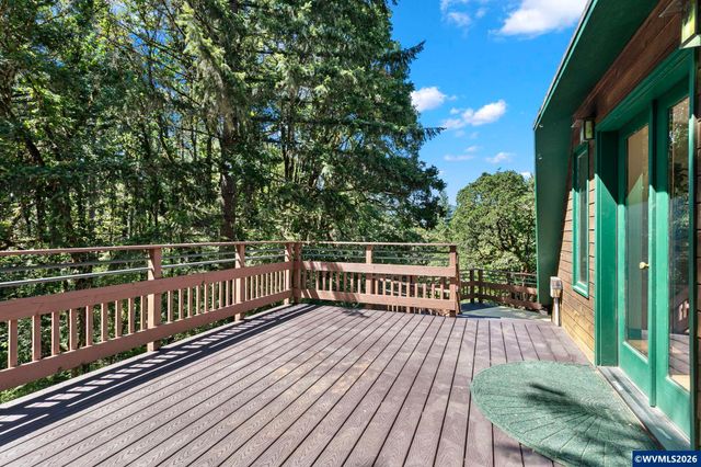 7210 NW Grandview Dr, Corvallis, OR 97034