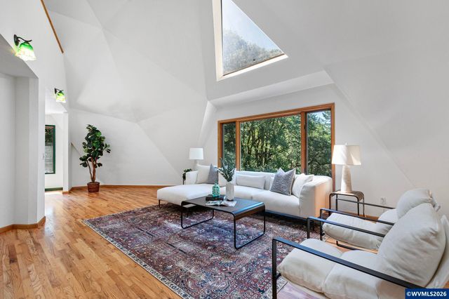 7210 NW Grandview Dr, Corvallis, OR 97034