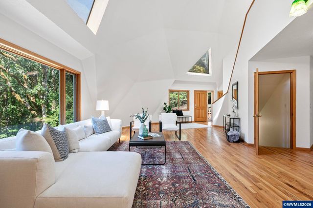 7210 NW Grandview Dr, Corvallis, OR 97034