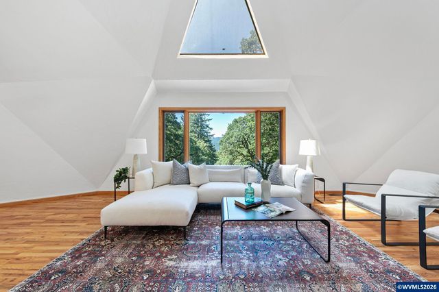 7210 NW Grandview Dr, Corvallis, OR 97034