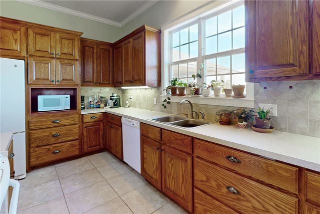 8137 CR 201, Somerville, TX 77879