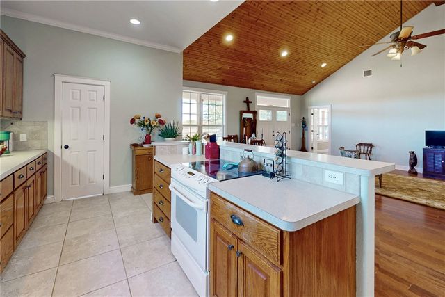 8137 CR 201, Somerville, TX 77879