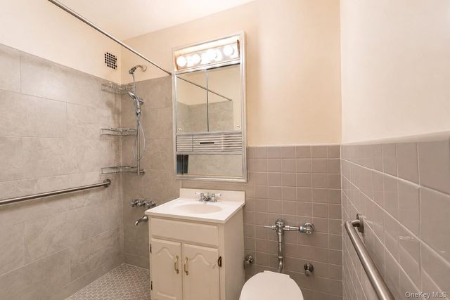 99-35 59th Avenue 4k, Corona, NY 11368