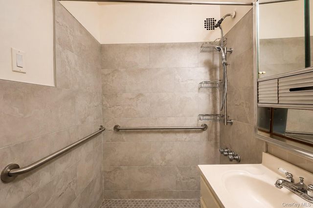 99-35 59th Avenue 4k, Corona, NY 11368