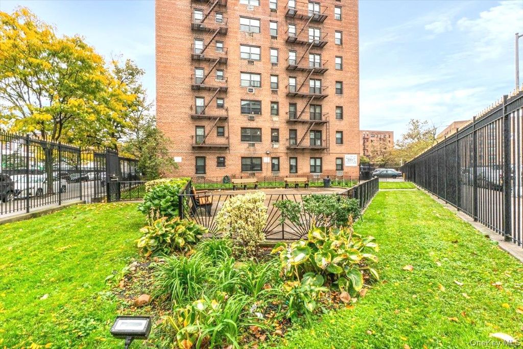 99-35 59th Avenue 4k, Corona, NY 11368 — photo 2