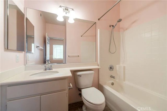 31 Bradford, Irvine, CA 92602