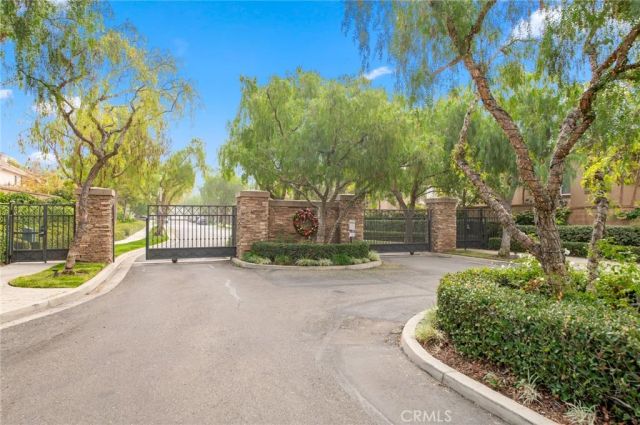 31 Bradford, Irvine, CA 92602