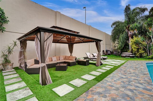 4220 NW 62nd Ct, Coconut Creek, FL 33073