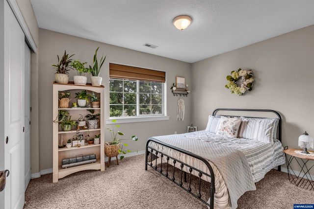 5252 9th Ct SE, Salem, OR 97306