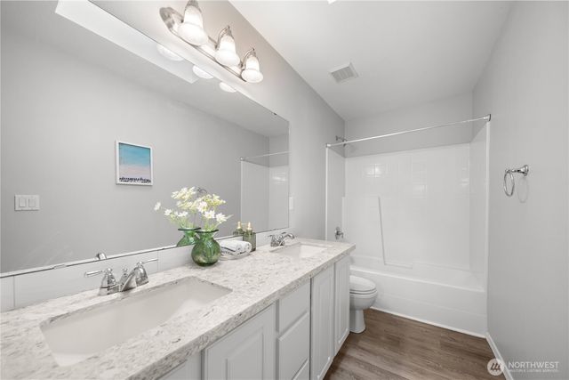 24034 SE 20th Street, Sammamish, WA 98075