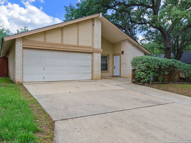 6203 FOX CREEK ST, San Antonio, TX 78247