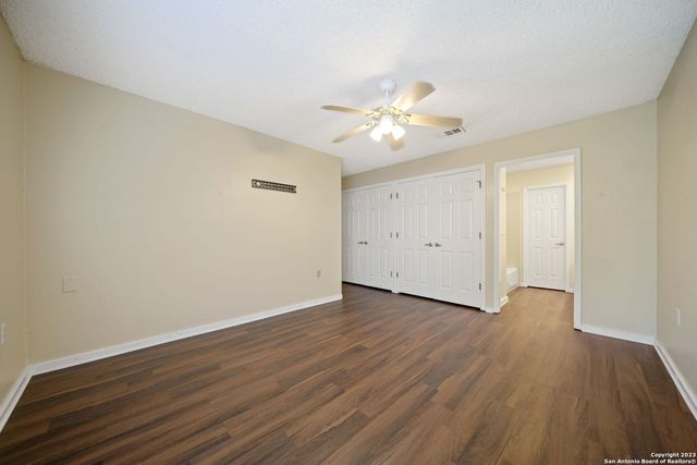 6203 FOX CREEK ST, San Antonio, TX 78247