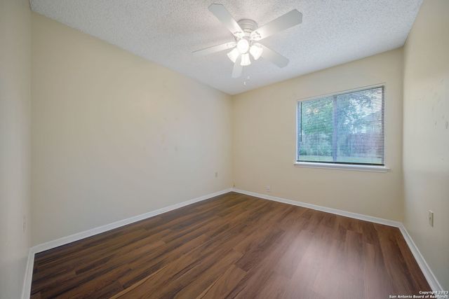 6203 FOX CREEK ST, San Antonio, TX 78247