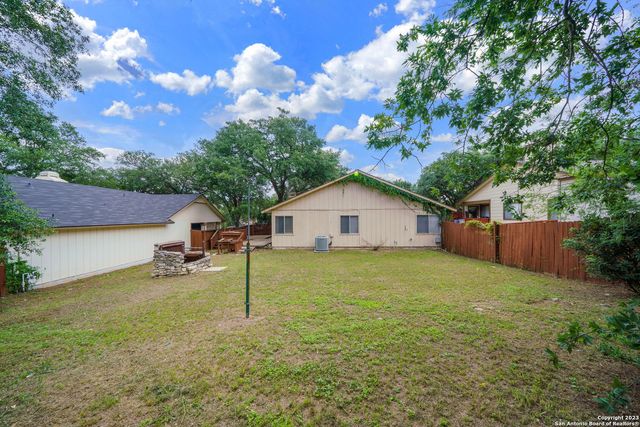 6203 FOX CREEK ST, San Antonio, TX 78247