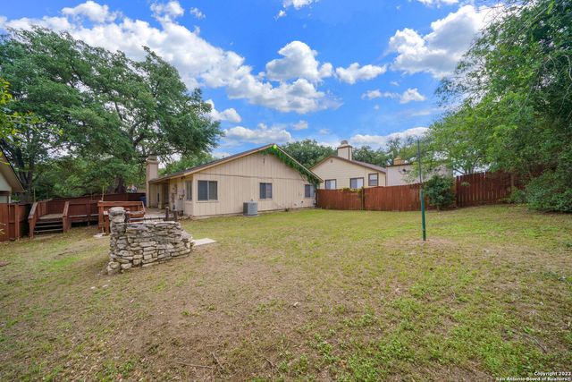 6203 FOX CREEK ST, San Antonio, TX 78247