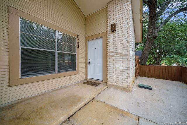 6203 FOX CREEK ST, San Antonio, TX 78247