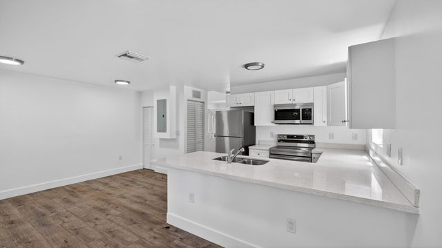 2902 NW 44th Street, Miami, FL 33142