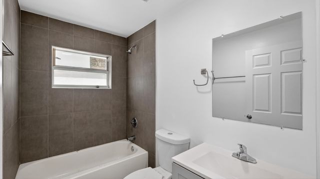 2902 NW 44th Street, Miami, FL 33142