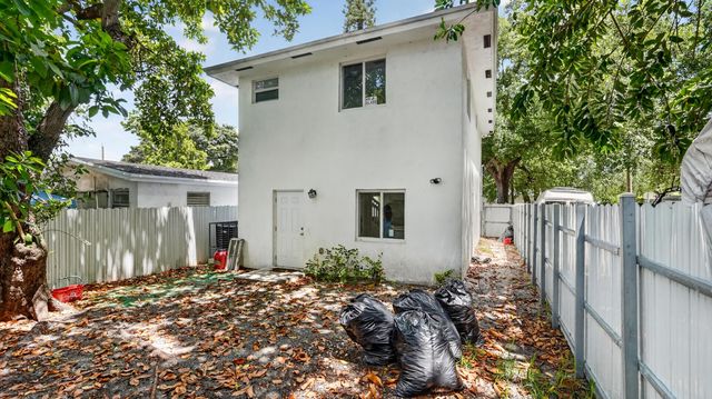 2902 NW 44th Street, Miami, FL 33142