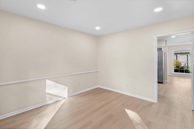 9610 Meadowglen Lane, Houston, TX 77063