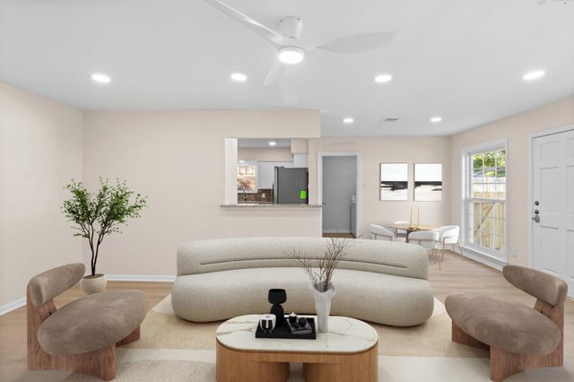 9610 Meadowglen Lane, Houston, TX 77063