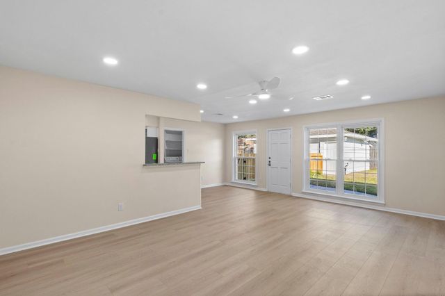 9610 Meadowglen Lane, Houston, TX 77063