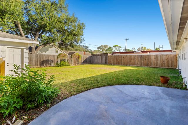 9610 Meadowglen Lane, Houston, TX 77063