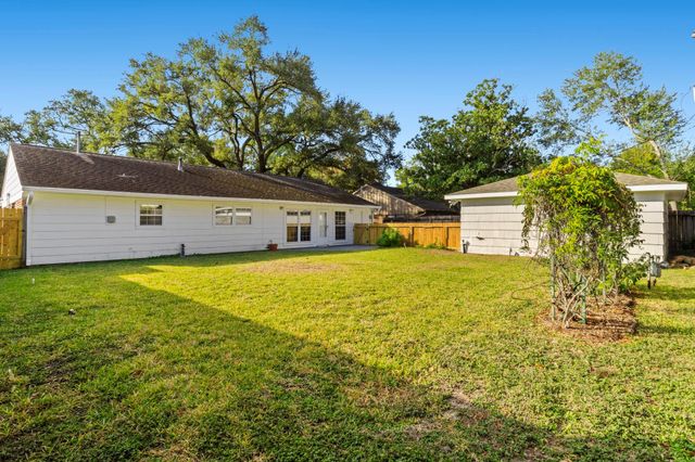 9610 Meadowglen Lane, Houston, TX 77063