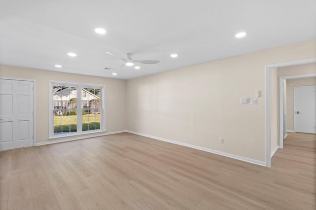 9610 Meadowglen Lane, Houston, TX 77063