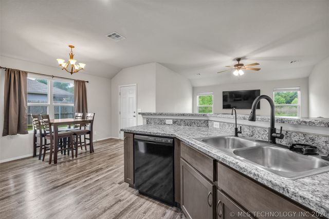 15004 S 274th East Avenue, Broken Arrow, OK 74429